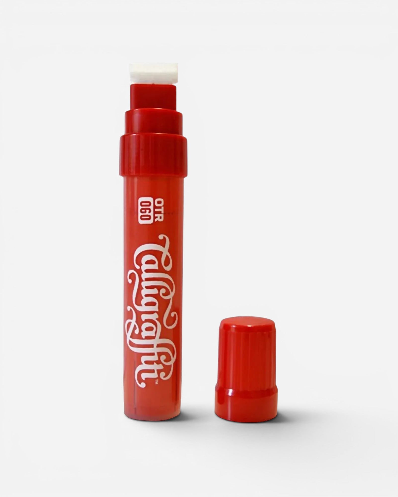 Astrofat OTR.060C Calligraffiti marker with a 20mm T-wide chisel tip and red barrel. Cap is off and placed beside it.